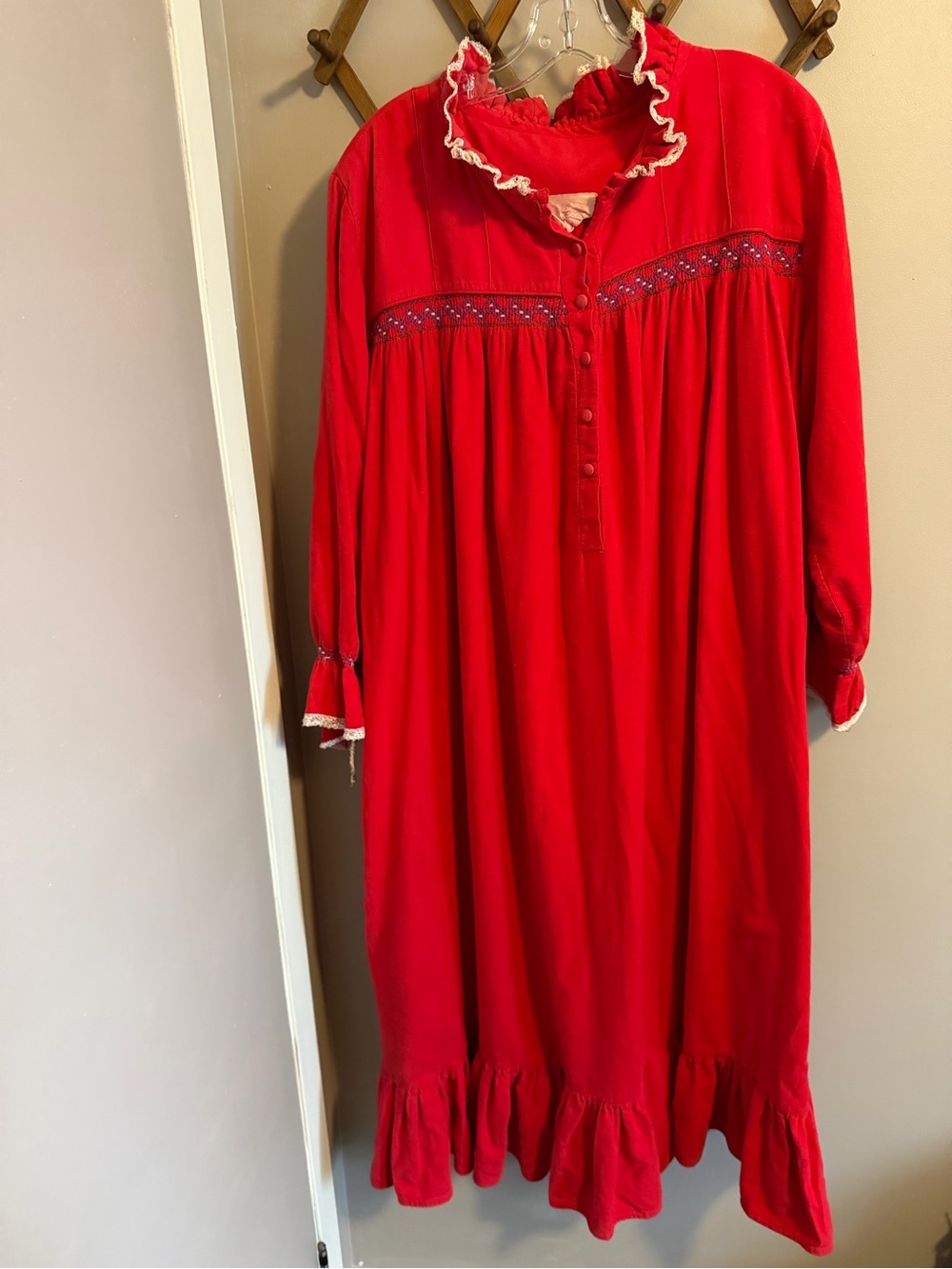 Vintage Serendipity Designs Red Smocked Nightgown Dress L *flaws